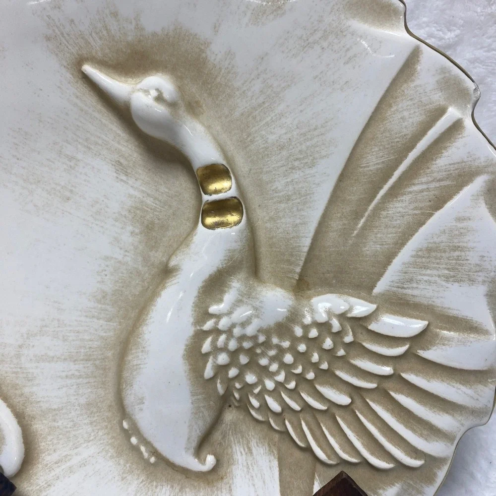 VTG Haeger Embossed Duck Goose White Plate Gold Tone Accent Decorative‎ Wall Art